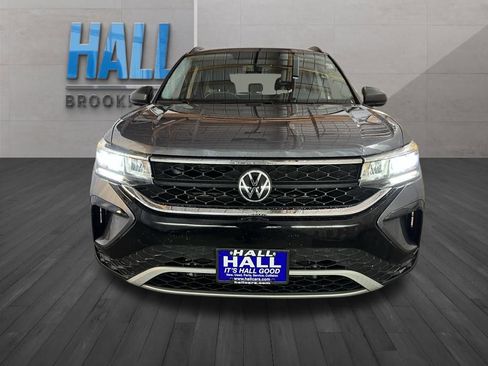 Certified 2022 Volkswagen Taos S image 9