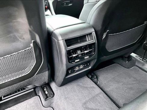 Used 2023 Jeep Grand Cherokee Limited RWD image 25
