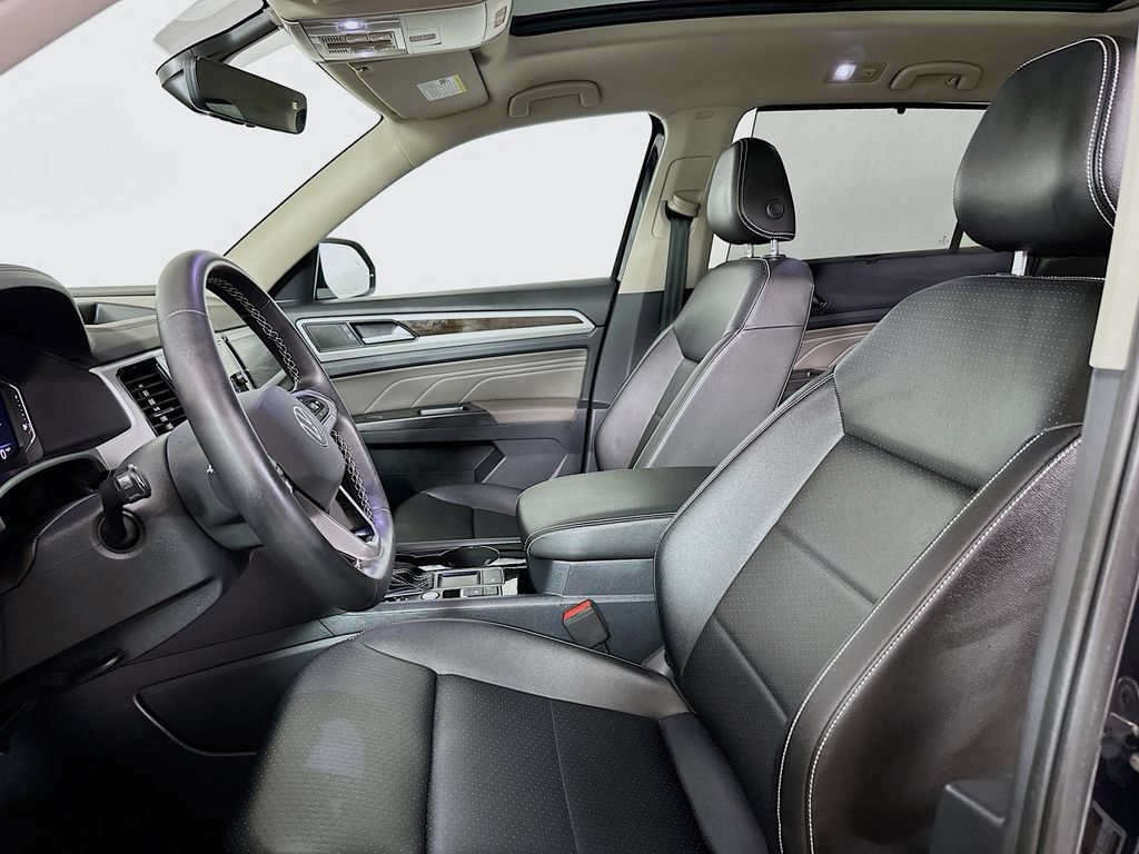 Used 2023 Volkswagen Atlas SE w/ Panoramic Sunroof Package FWD image 9