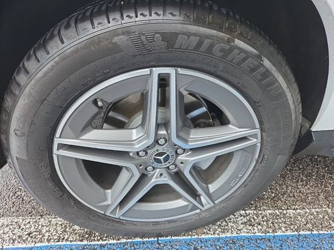 Used 2023 Mercedes-Benz GLE 450 4MATIC image 10
