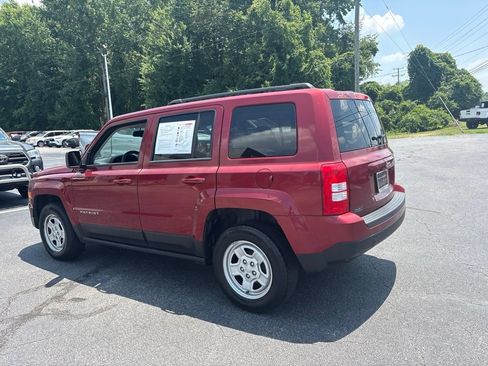 Used 2017 Jeep Patriot Sport w/ Power Value Group FWD image 3