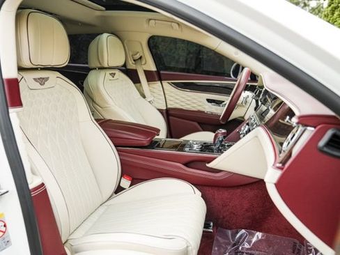 Used 2022 Bentley Flying Spur V8 AWD/4WD image 43