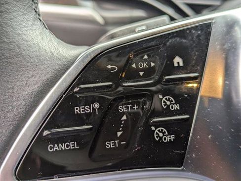 Certified 2025 Mercedes-Benz GLC 300 4MATIC image 10