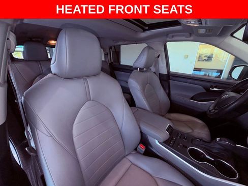 Used 2020 Toyota Highlander XLE image 10