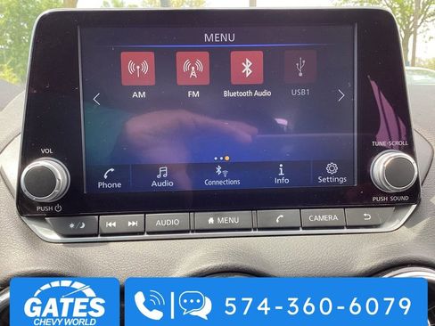 Used 2025 Nissan Sentra SV FWD image 3