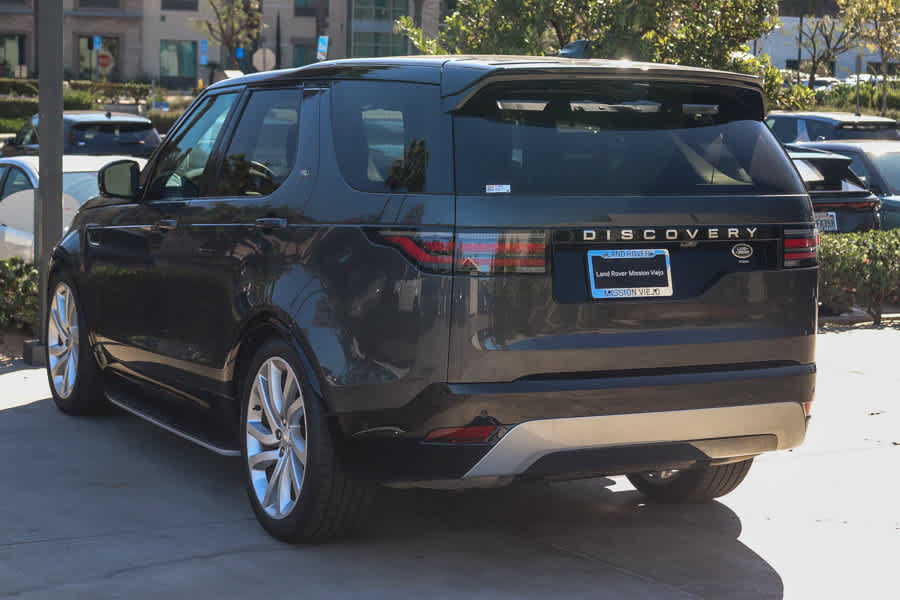 Used 2023 Land Rover Discovery Metropolitan Edition AWD/4WD image 4