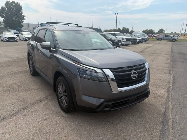 Used 2025 Nissan Pathfinder SV w/ SV Premium Package AWD/4WD image 8