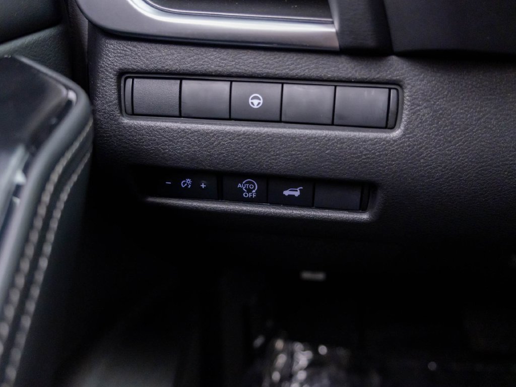 Used 2024 Nissan Rogue SV AWD/4WD image 27