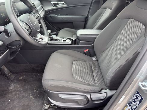 Used 2024 Kia Sportage LX image 11