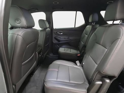 Used 2023 Chevrolet Traverse RS AWD/4WD image 13