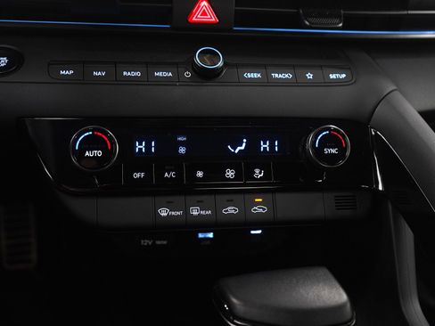 Certified 2025 Hyundai Elantra SEL w/ Cargo Package image 20