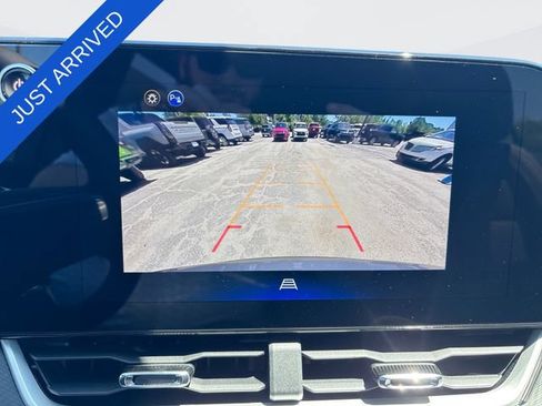 New 2026 Chevrolet Equinox LT w/ Convenience Package II FWD image 17