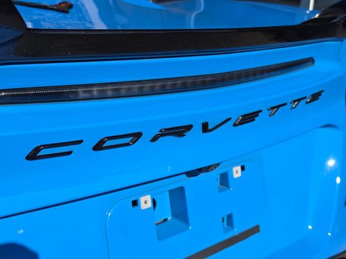 Used 2025 Chevrolet Corvette Z06 RWD image 9