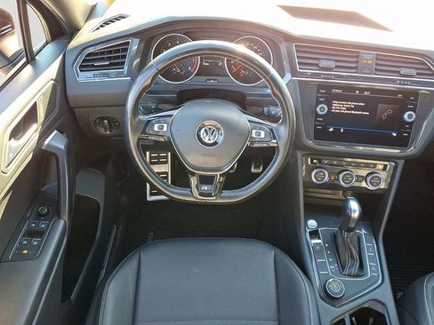 Used 2021 Volkswagen Tiguan SE R-Line image 12