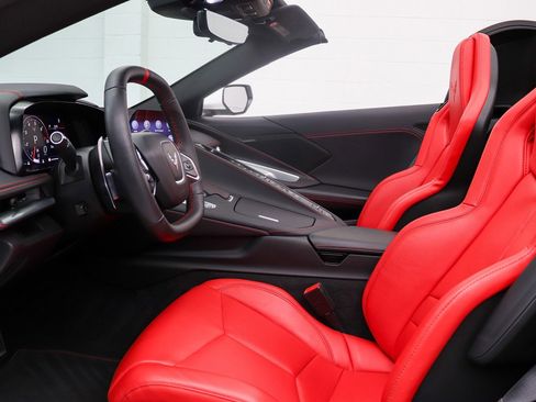 Used 2021 Chevrolet Corvette Stingray Convertible w/ 1LT RWD image 29