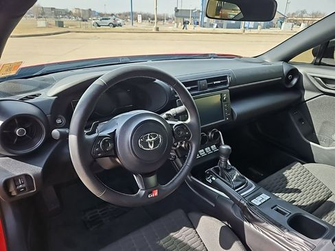 Used 2023 Toyota GR86 Base image 22