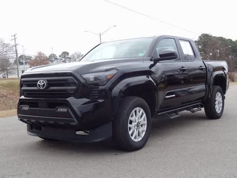 Used 2024 Toyota Tacoma SR5 image 1