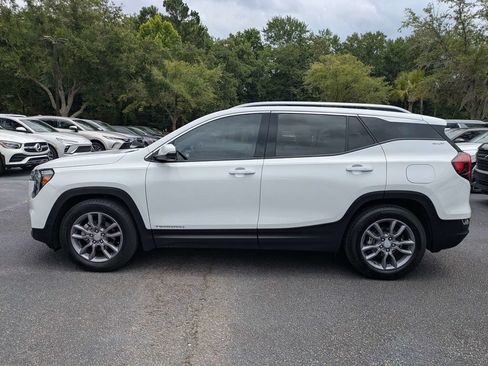 Used 2023 GMC Terrain SLT w/ Infotainment Package II FWD image 6