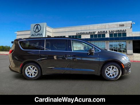 Used 2023 Chrysler Voyager LX FWD image 6