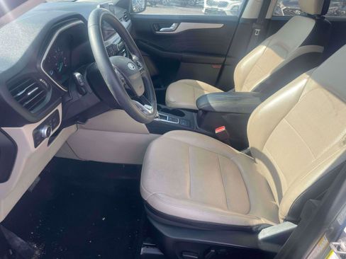 Used 2022 Ford Escape SEL image 5