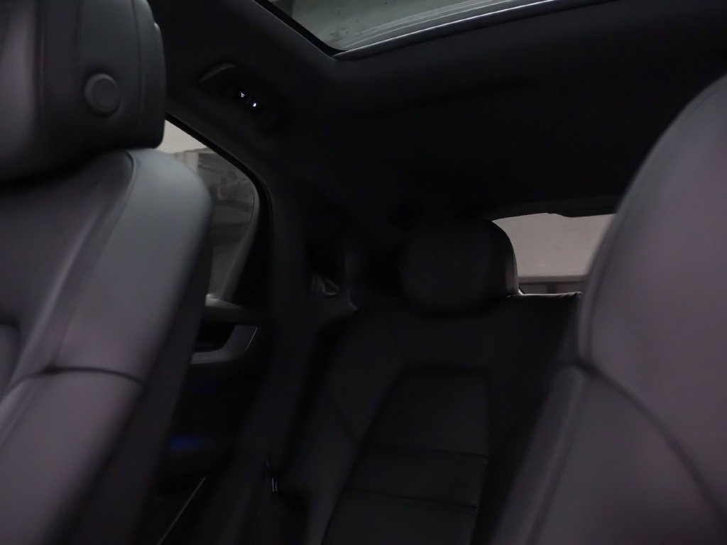 Certified 2026 Porsche Cayenne Coupe AWD/4WD image 30