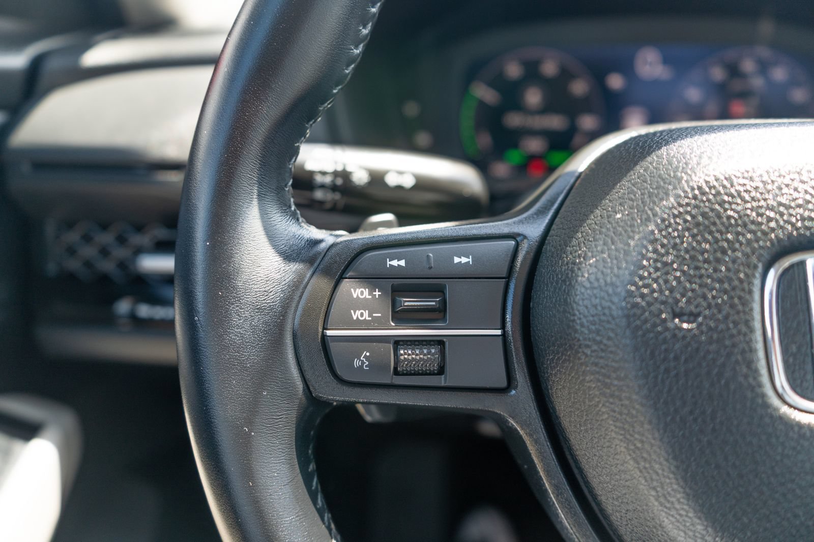 Used 2023 Honda Accord EX-L image 30