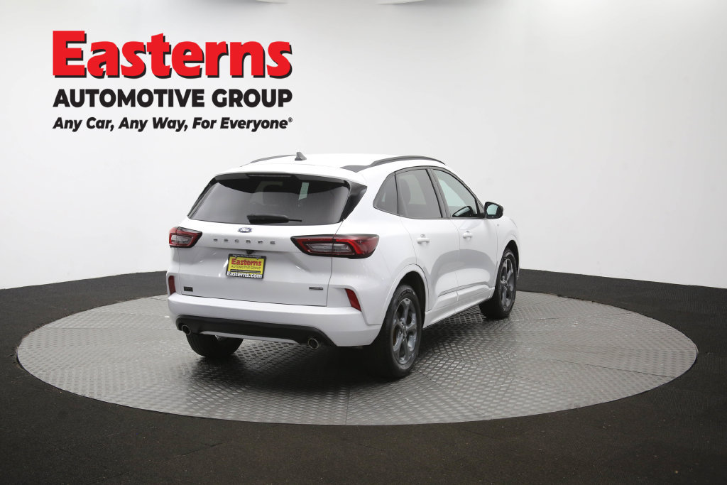 Used 2023 Ford Escape ST-Line Select AWD/4WD image 40