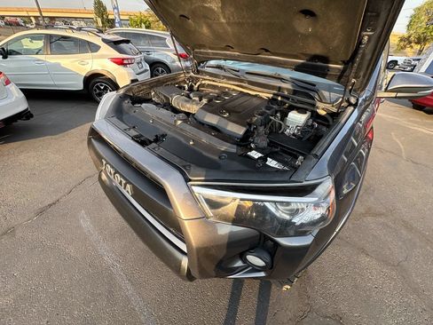 Used 2016 Toyota 4Runner SR5 Premium AWD/4WD image 20