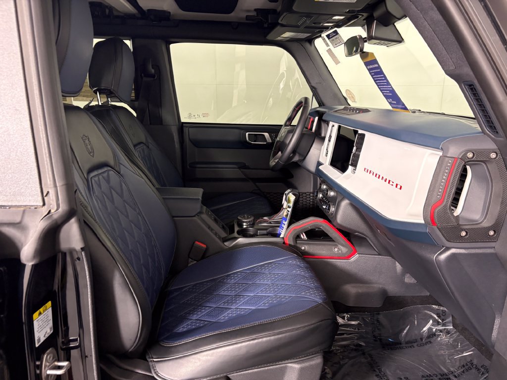 Certified 2025 Ford Bronco Heritage Edition AWD/4WD image 34