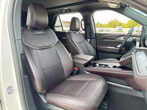 Certified 2025 Ford Explorer Platinum AWD/4WD image 26