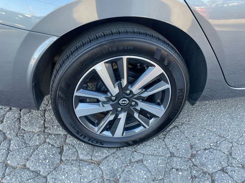 Used 2025 Nissan Versa SV image 30