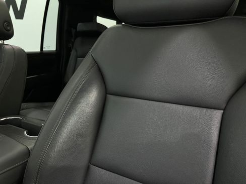 Used 2021 Chevrolet Suburban LT image 17