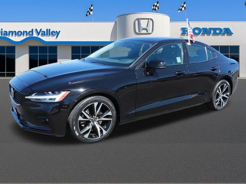 Used 2024 Volvo S60 B5 Core FWD image 3