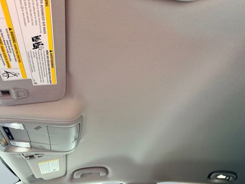 Used 2022 Chevrolet Equinox LT image 12