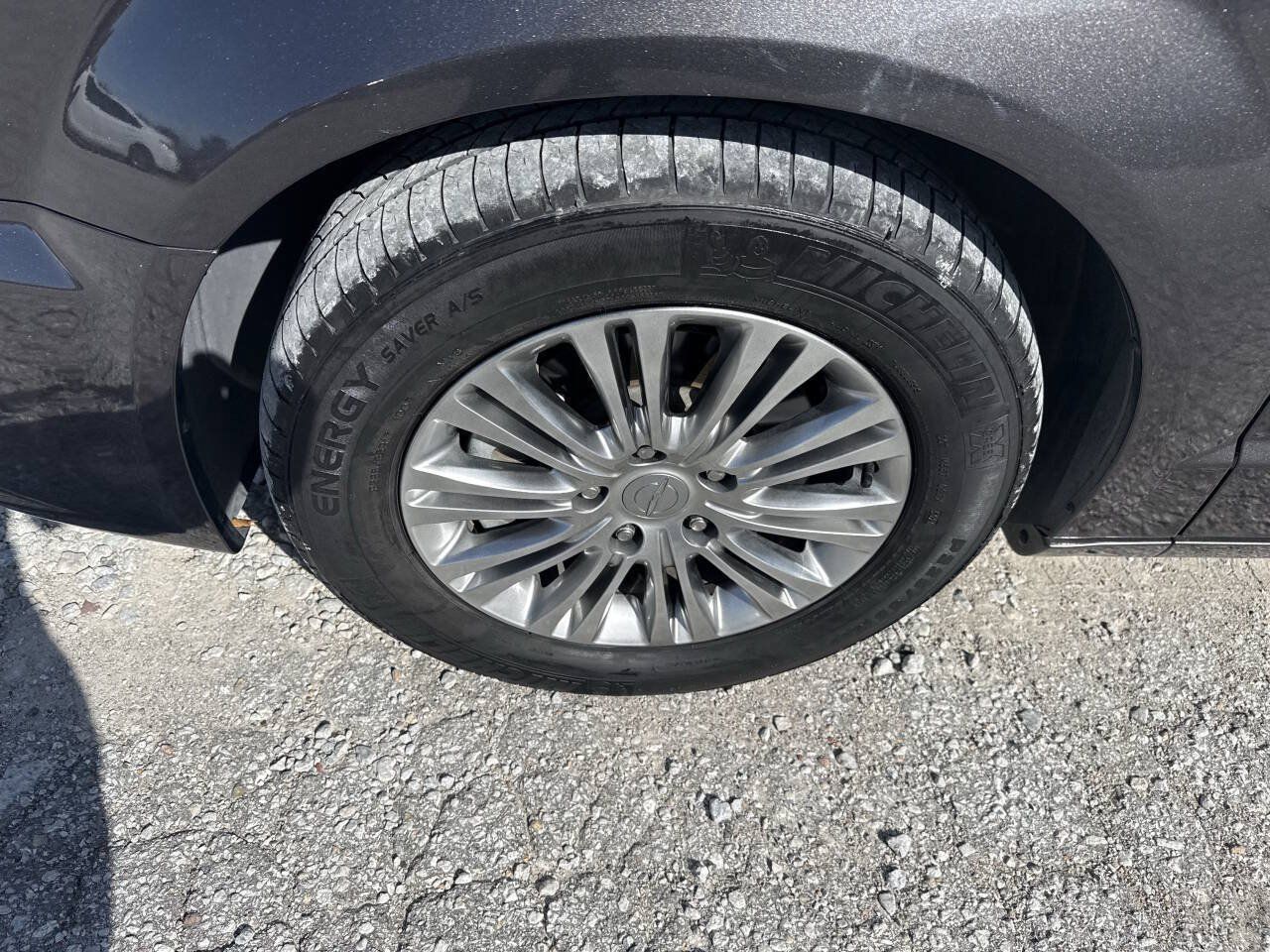Used 2016 Chrysler Town & Country Touring-L w/ Driver Convenience Group FWD image 9