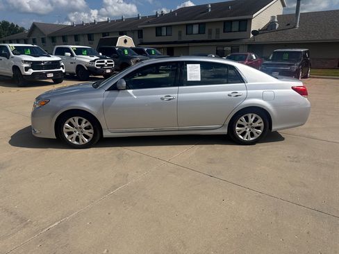 Used 2011 Toyota Avalon FWD image 2