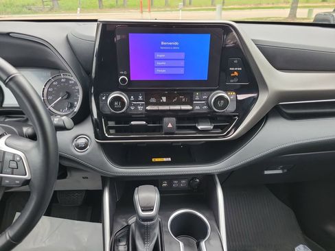 Used 2023 Toyota Highlander XLE image 22