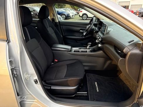 Used 2020 Nissan Sentra SV image 11