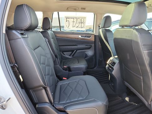 New 2026 Volkswagen Atlas SE image 14