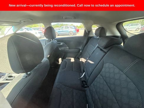 Used 2018 Kia Niro LX FWD image 6