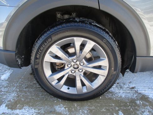 Used 2023 Ford Explorer XLT w/ Equipment Group 202A image 14