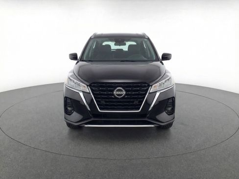 Used 2024 Nissan Kicks SV FWD image 2