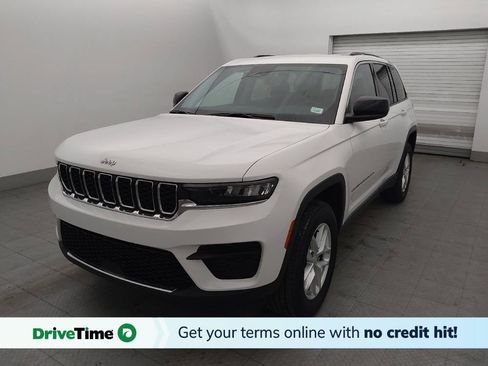 Used 2023 Jeep Grand Cherokee Laredo RWD image 1