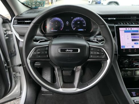 Used 2023 Jeep Grand Cherokee L Limited image 15