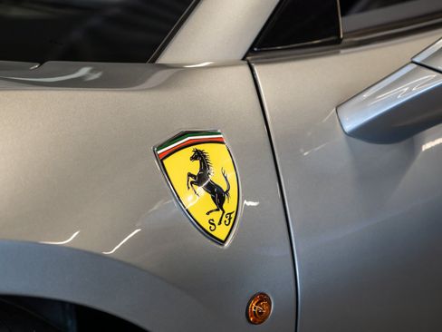 Used 2018 Ferrari 488 Spider RWD image 29