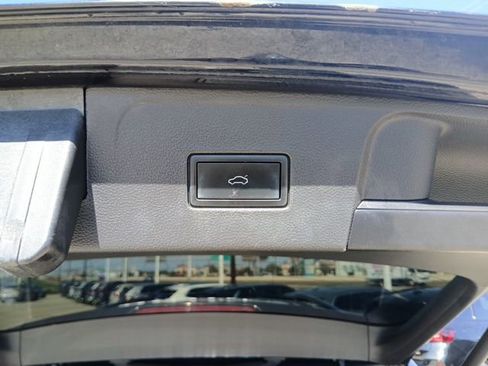 Used 2021 Volkswagen Atlas SE w/ Panoramic Sunroof Package image 10