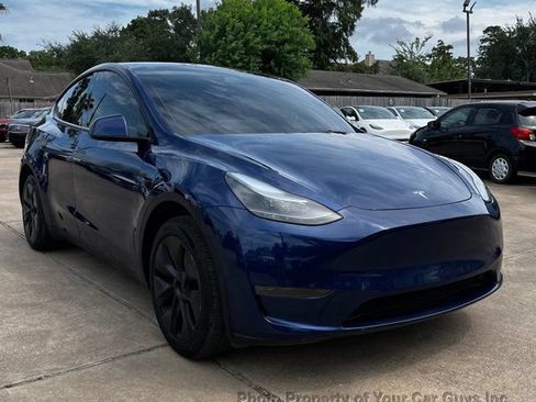 Used 2025 Tesla Model Y Long Range RWD image 4