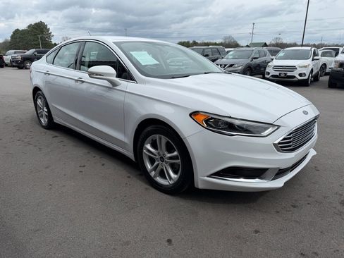 Used 2018 Ford Fusion SE w/ Fusion SE Technology Package image 1