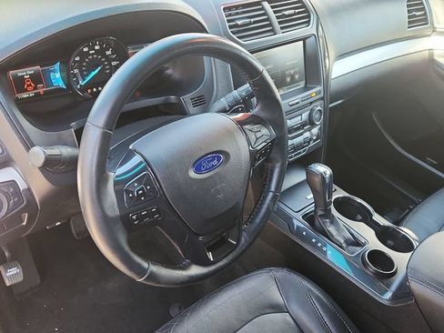 Used 2016 Ford Explorer XLT w/ Equipment Group 202A FWD image 9
