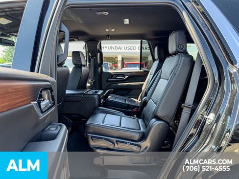Used 2025 GMC Yukon Denali AWD/4WD image 16